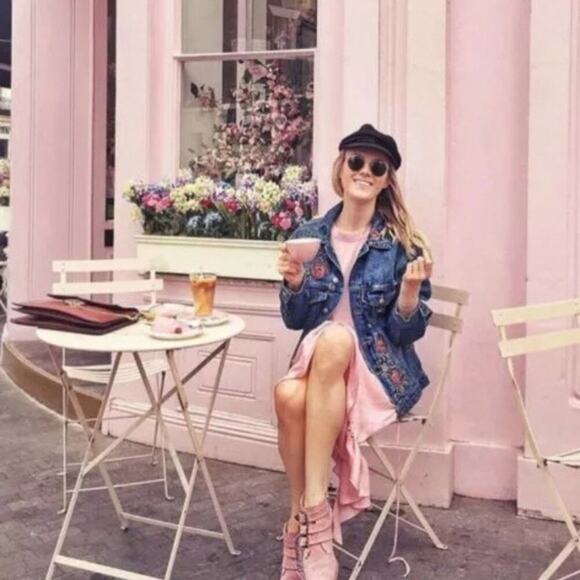 Zara Denim Embroidered Love Roses Oversized Jeans Denimwear Jacket Size Small - Picture 1 of 16